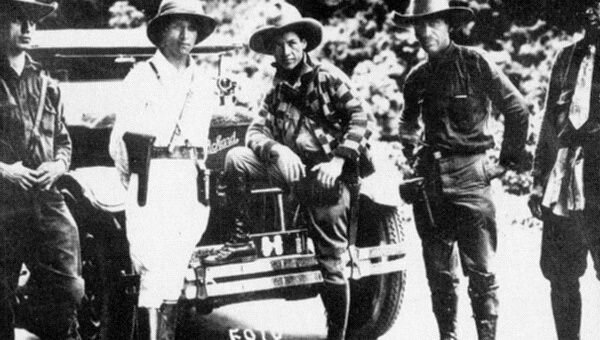 Аугусто Сандино (в центре) со своими генералами. Никарагуа, 1933 год. 