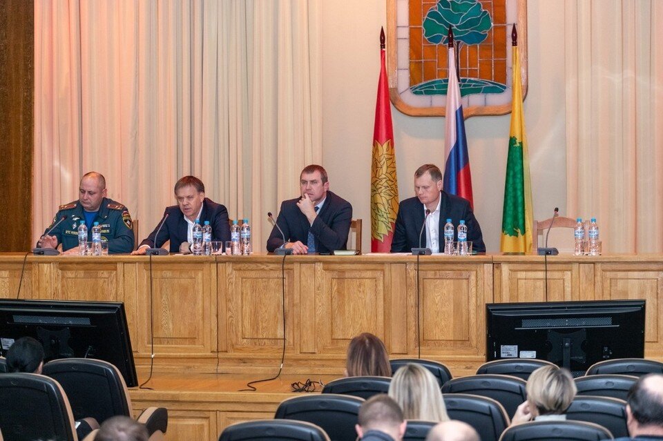     В Липецке развесят исправленные объявления с адресами укрытий и откачают воду из подвалов  Пресс-служба администрации города Липецка.