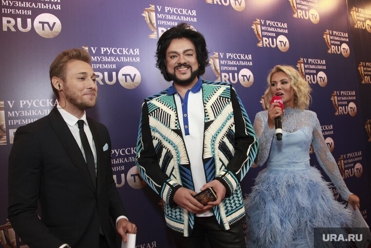    Клип на песню Филиппа Киркорова «Просто подари» был выпущен в 2010 году