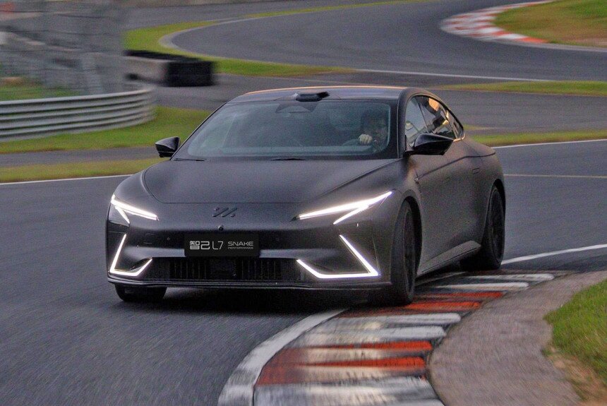 Электроседан L7 с длинной в 5098 мм.