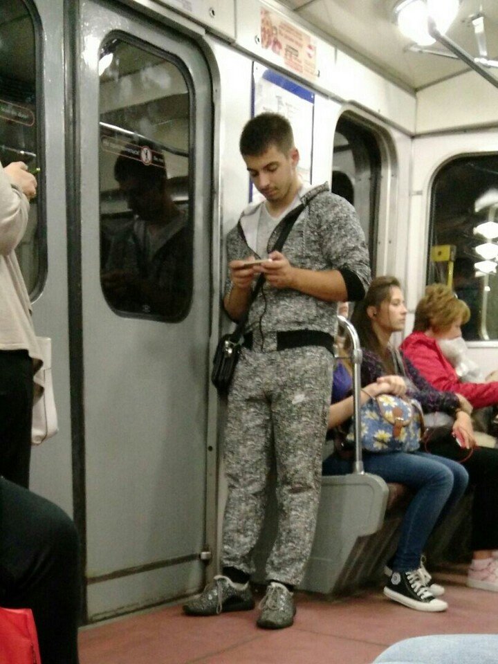 Фото люди в метро москвы фото