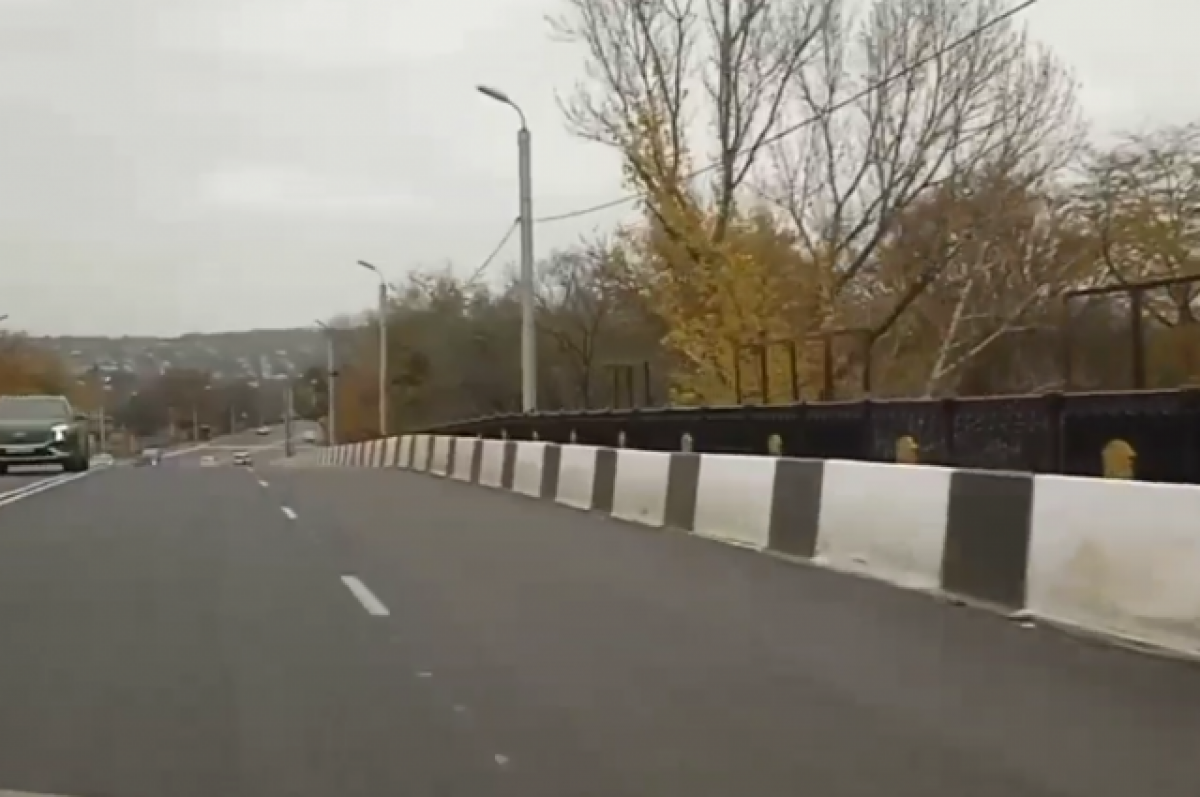    В Луганске восстановили взорванный в 2014 году автомобильный мост