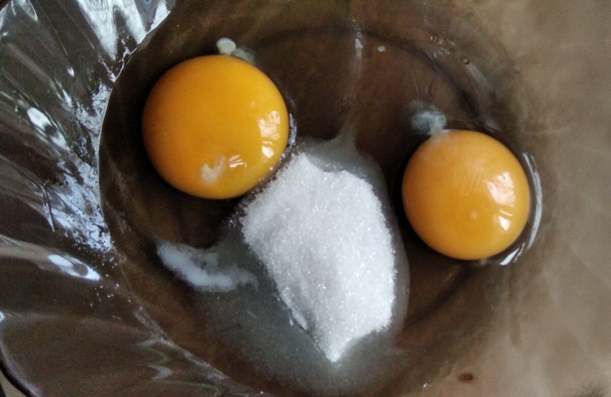Яички, сахар, соль