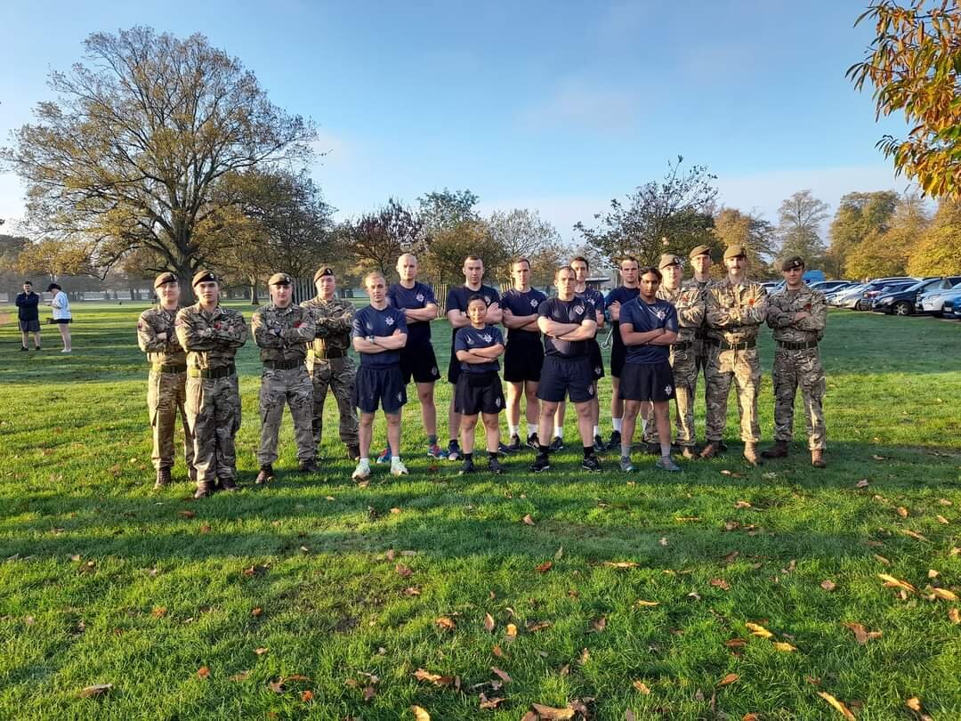 Армейские резервисты лондонской гвардии участвуют и волонтёрят на Bushy parkrun