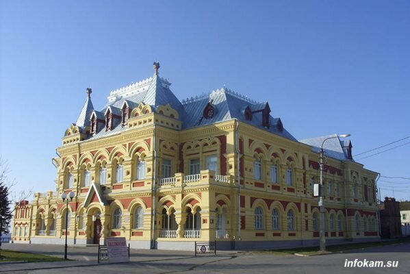    Камышинский историко-краеведческий музей (Земский дом)