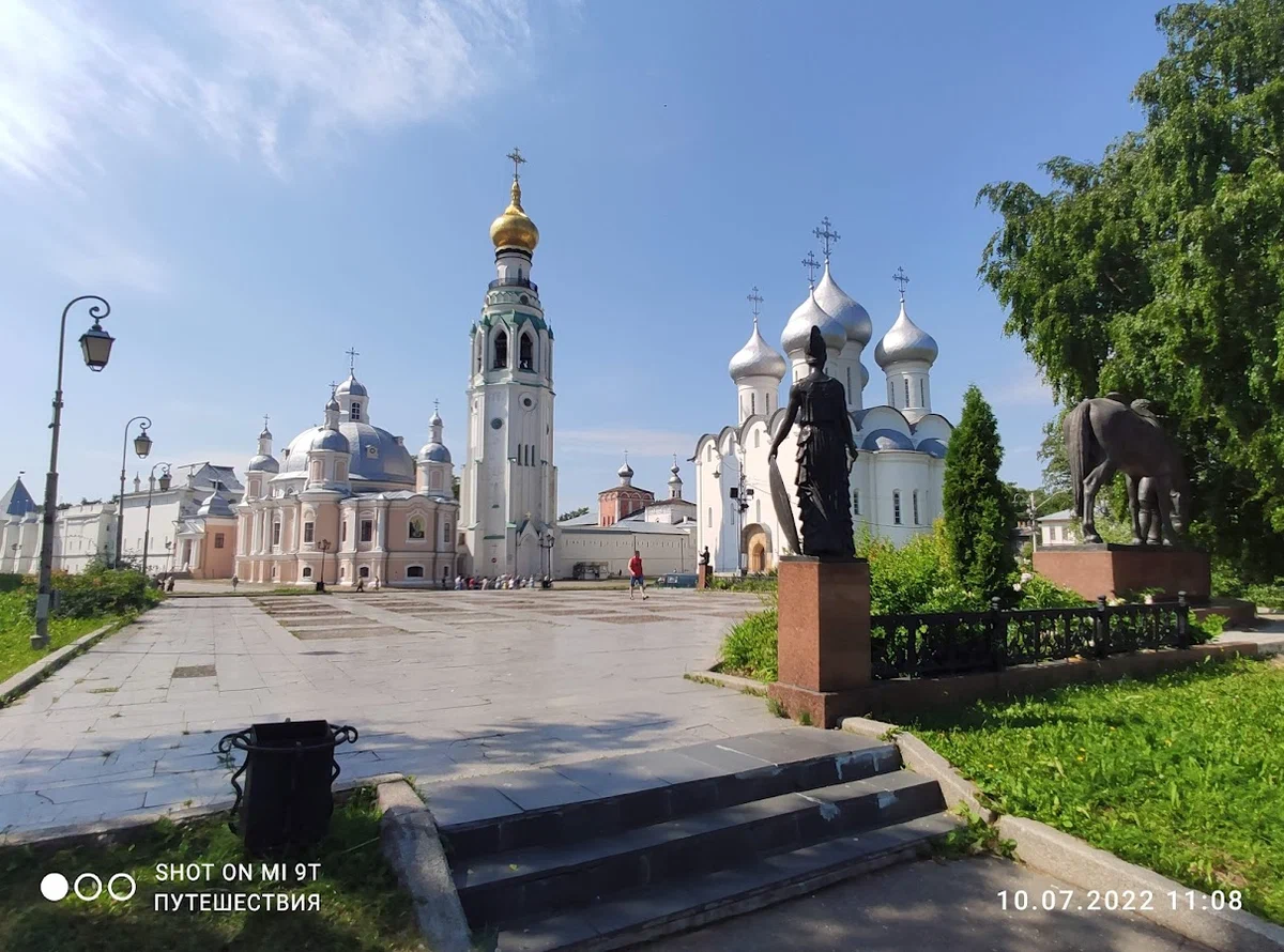 Почему в Вологде есть памятник коню и кремлёвские куранты | Бюджетные  путешествия на машине | Дзен