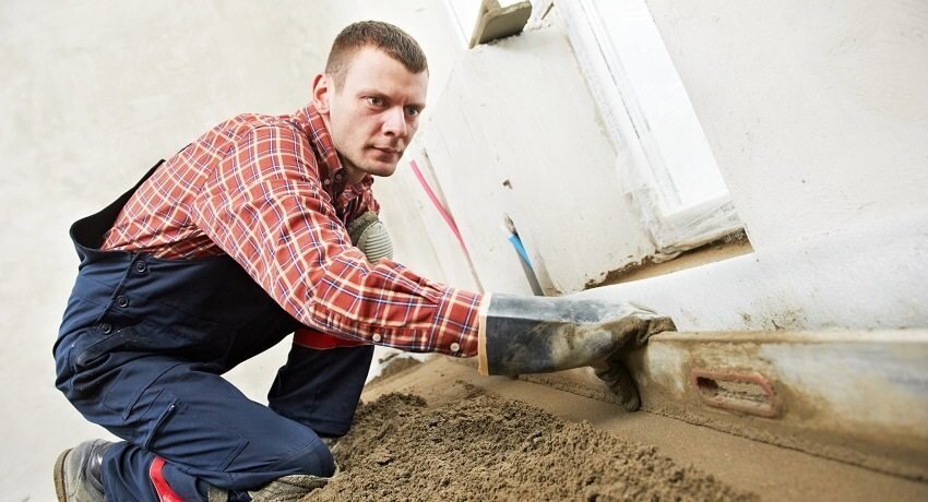 Качественная стяжка обеспечит ровный и строго горизонтальный пол