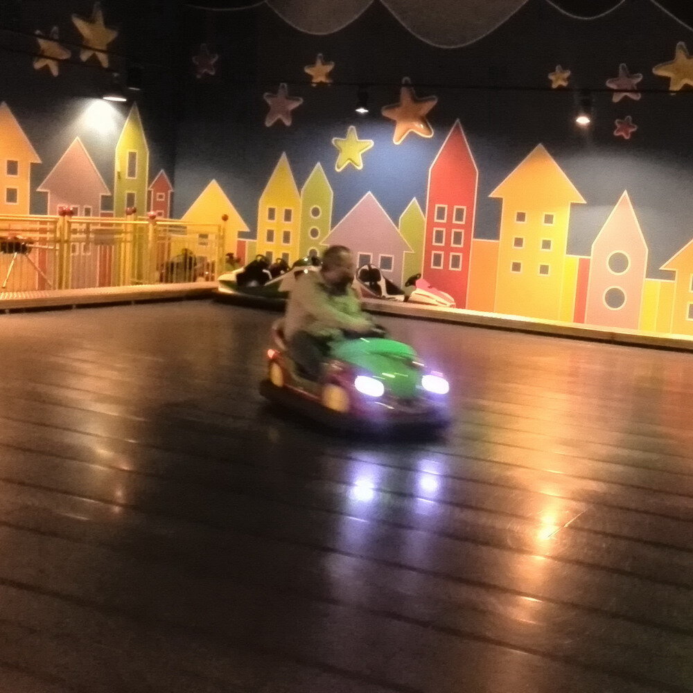 Автор за рулем