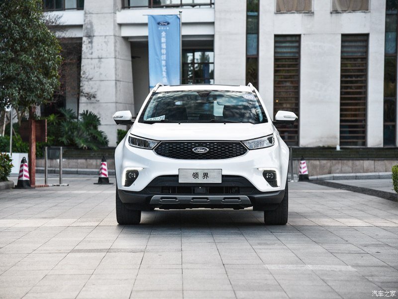 Внимательные пользователи вспомнят, что это Ford Territory, про который мы рассказывали, как только он выходил на рынок. Но вот прошло несколько месяцев с того момента и у нас появились первые новости, подтверждающие тот факт, что мнение мы о нём сложили верное)
