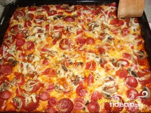 Рецепт пиццы с колбасой и грибами, пошаговый рецепт на ккал, фото, ингредиенты - Irine Smith