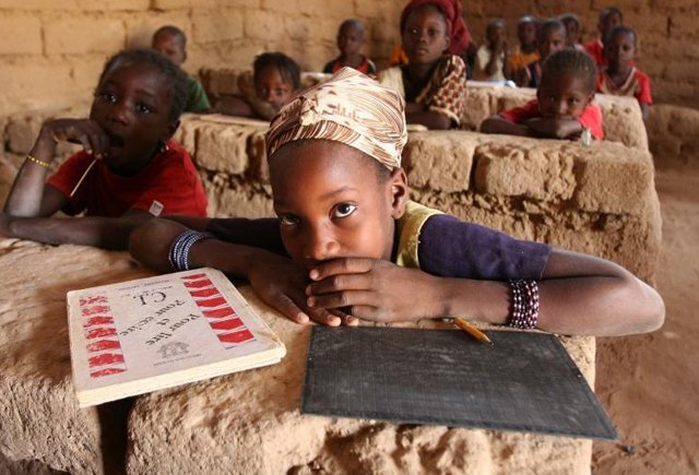 Дети в школе города Ниамей, Нигер