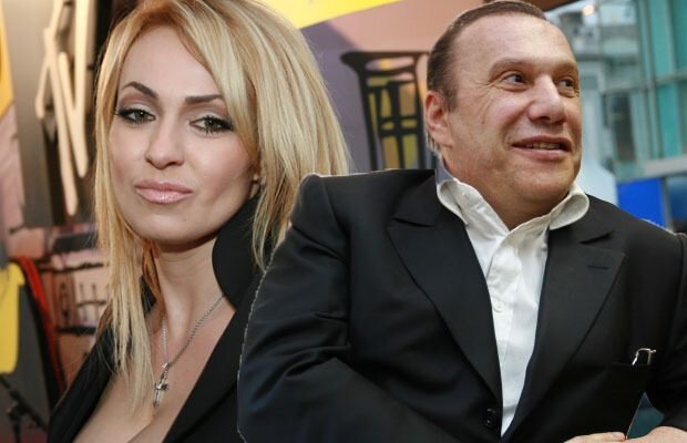 Источник- http://showbizzz.net/