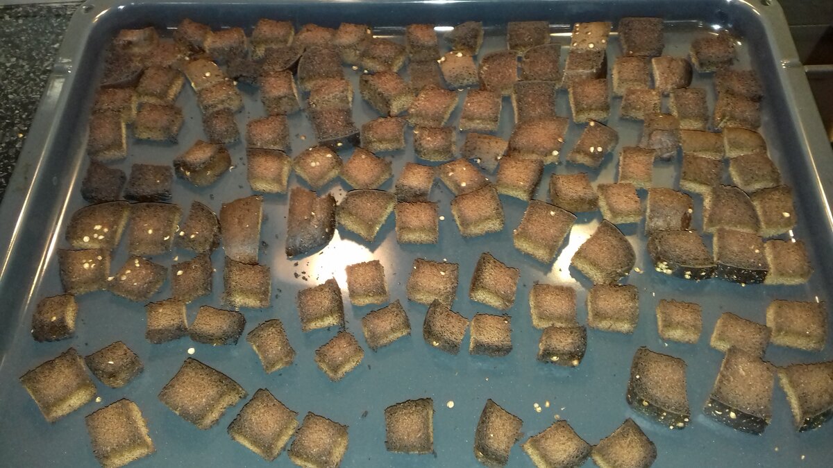 Сухари из бородинского хлеба.