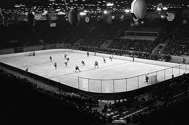  С 31 марта по 15 апреля 1973 года во второй раз в истории Москва принимала чемпионат мира по хоккею в 1973 году. Игры 40-го мирового первенства проходили на льду Дворца спорта в Лужниках.-2