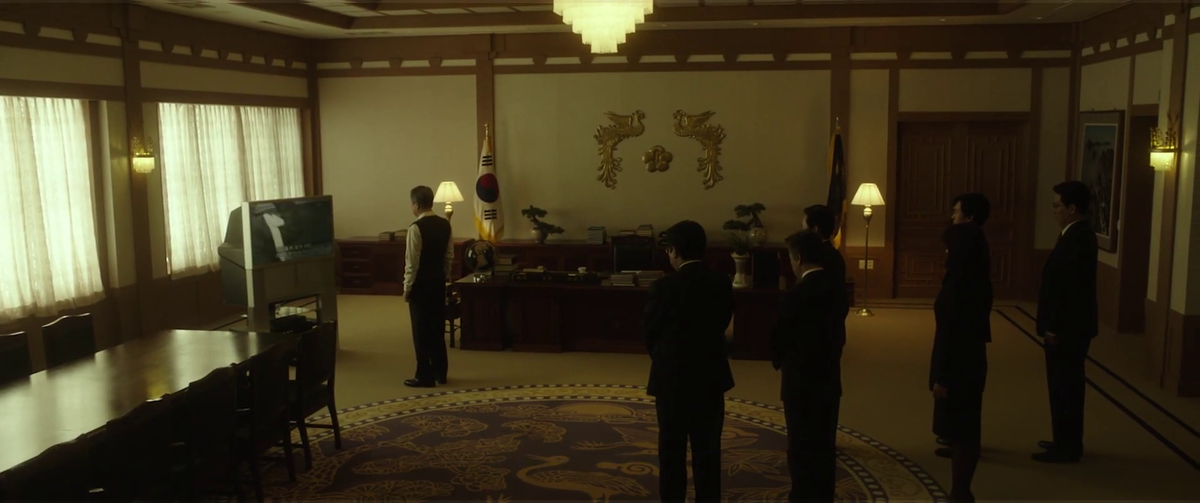 кадр из фильма "Дефолт"