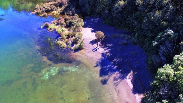 Ротопоунаму – таинственное озеро Новой Зеландии, вода которой является мировым эталоном