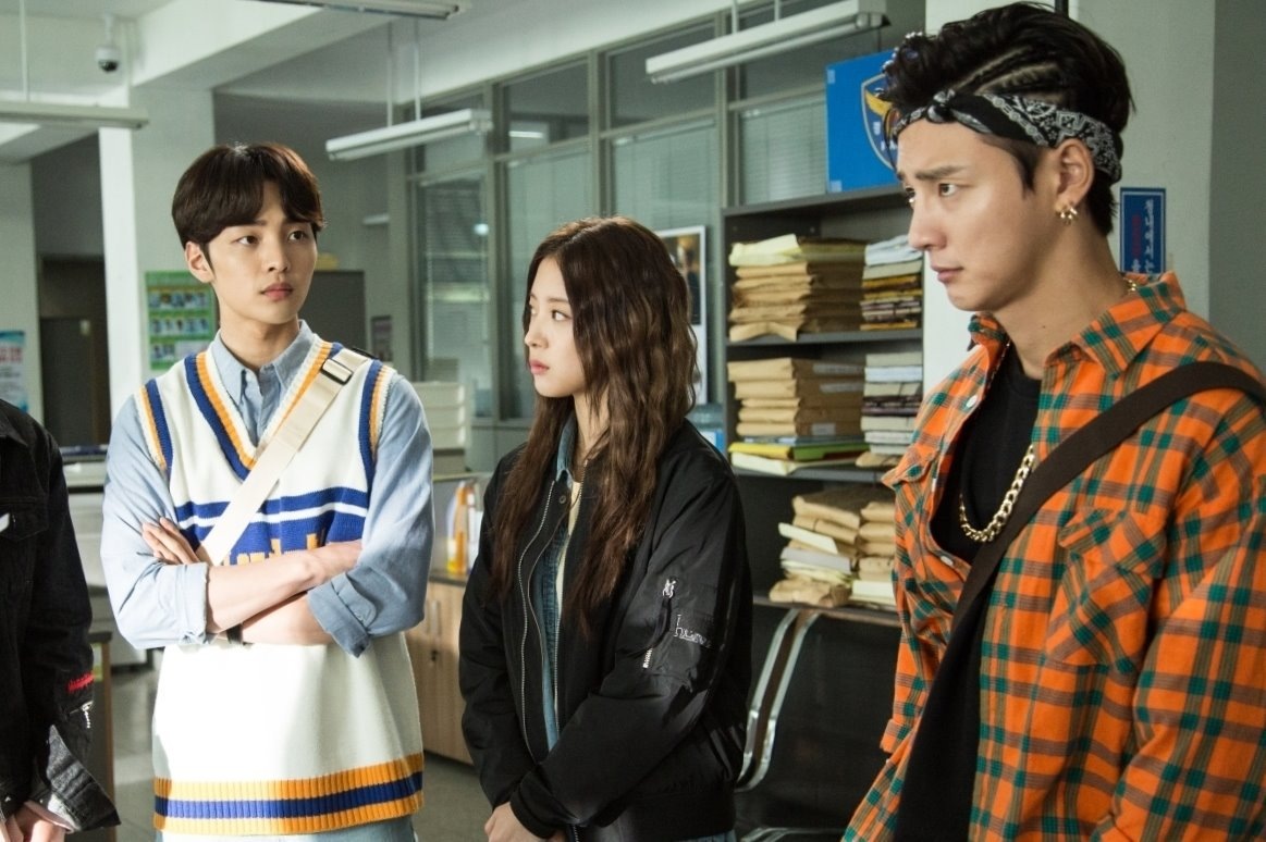 Кадры из дорамы "Лучший хит" (32 серии по 35 минут)