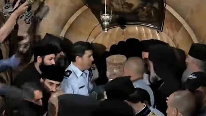 Вход священников в Кувилью