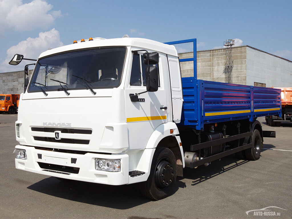 KamAZ 4308 / КамАЗ 4308

КамАЗ 4308 представляет собой среднетоннажный низкорамный коммерческий автомобиль производства Камского автозавода, выпускаемый с 2003 года. Впервые модель была представлена публике на Московском автосалоне MIMS-2002. В октябре 2003 года стартовало серийное производство КамАЗ 4308. В разработке "КамАЗа" использованы комплектующие более 18 ведущих компаний автомобильной промышленности: проверенный временем двигатель CUMMINS, топливная аппаратура BOSCH, тормозной механизм HALDEX, трансмиссия ZF и многие другие узлы и агрегаты. Модель получила более продуманную кабину в плане эргономики. Панель приборов сделана из стеклопластика, в обивке применены материалы улучшенного качества.
