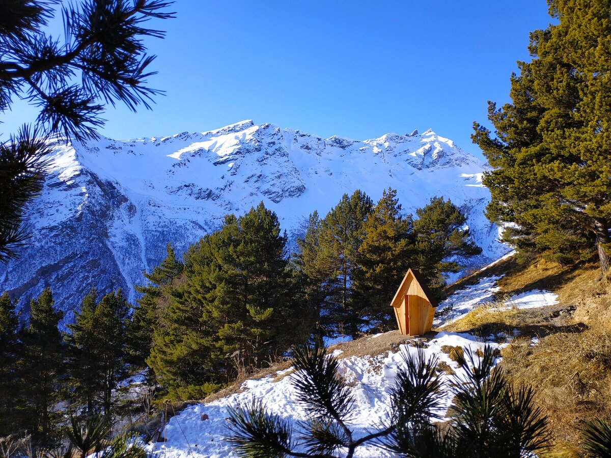 приэльбрусье отдых зимой. эльбрус терскол горнолыжный курорт. поляна азау лягушатник. приэльбрусье горнолыжный курорт. терскол поляна азау март 2022.