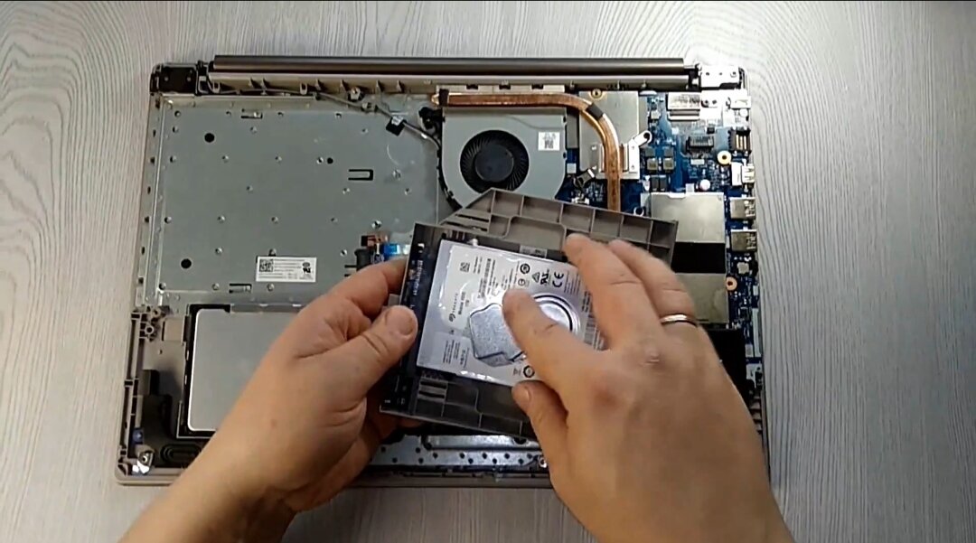 SSD LENOVO ideapad 520 15 IKB