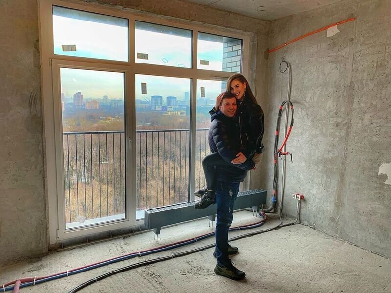 Мечты сбываются 🤗🔥❤️ наше новое семейное гнёздышко🙏🏻 впереди столько всего интересного предстоит😊 никогда в жизни не сталкивалась с глобальным ремонтом, знаю только от друзей и знакомых, что это очень нервное мероприятие😂😂😂 но главное, что мы это сделали💪🏻 маленькими шажочками воплотили одну мечту в реальность🙏🏻🙏🏻🙏🏻 желаю всем-всем осуществить свои мечты❤️❤️❤️