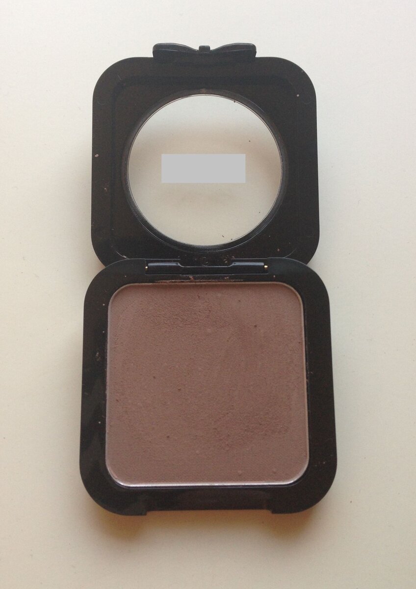 У меня такой корректор, бренд не занес денег, поэтому закрасила