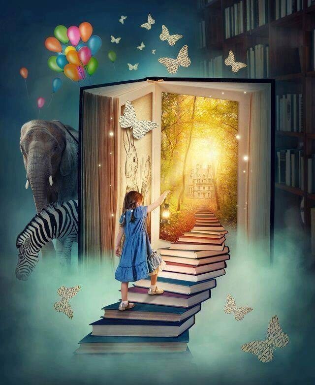 И пусть странное станет явным.
Это больно мне говорить.
Мы не знаем - что значит жить,
Что вовеки зовётся главным.

И звучат без конца стихи -
Напечатаны в книге силы.
Я как все. Во мне есть грехи,
Но я слышу о чём просила.

Лет с пяти по обрыву шла...
И с завязанными глазами.
И встречалась я с чудесами.
Расступалась по краю мгла.

Шла к бездонному залу книг,
Полки вьются его до неба.
Не открыв, прочитала их,
Но там нет ни воды, ни хлеба.

Вереницей имён больших
Книги шли в направлении слова,
Я теперь говорить готова
Среди умерших и живых.