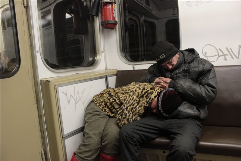 засыпали метро