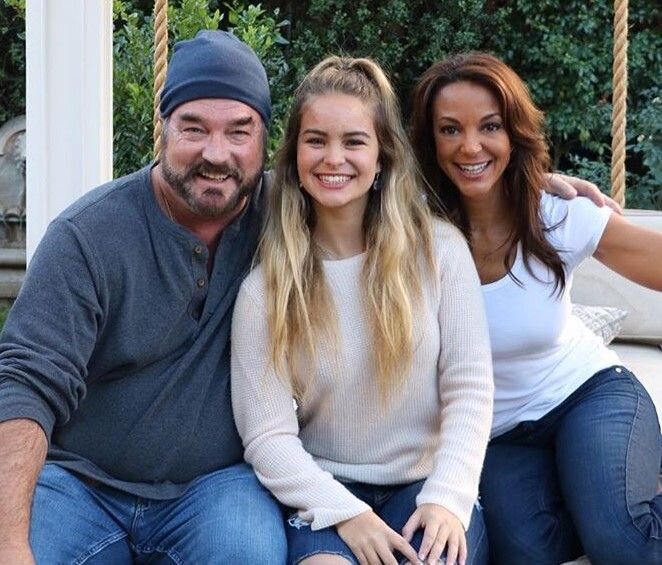 Джон Каллахан / John Callahan, Ева ЛаРю / Eva LaRue и их дочь Кайя Маккенна / Kaya McKenna