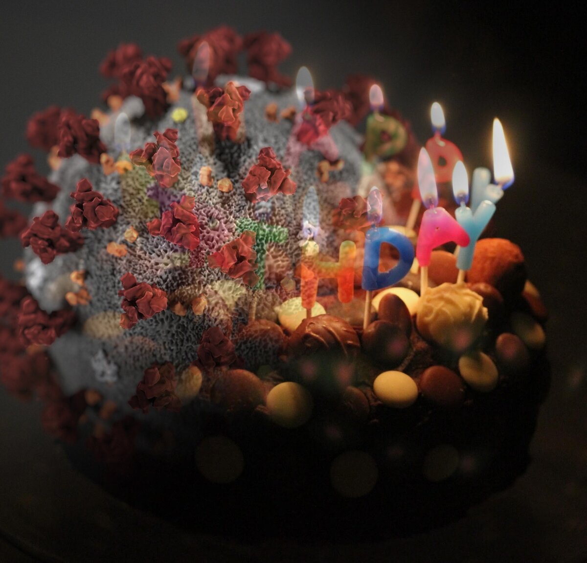 Женщина заразила коронавирусом гостей на дне рождения