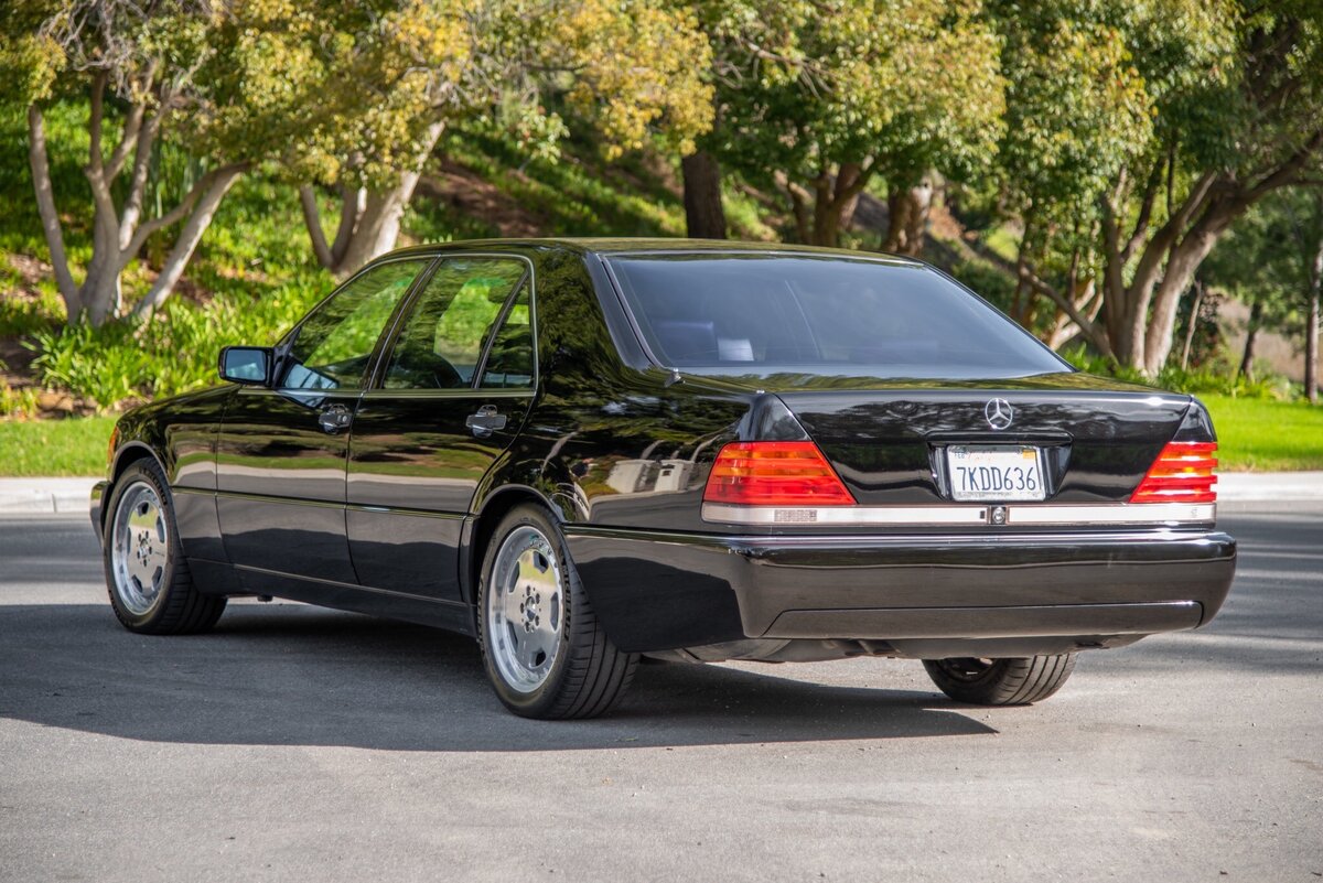 Mercedes-Benz W140