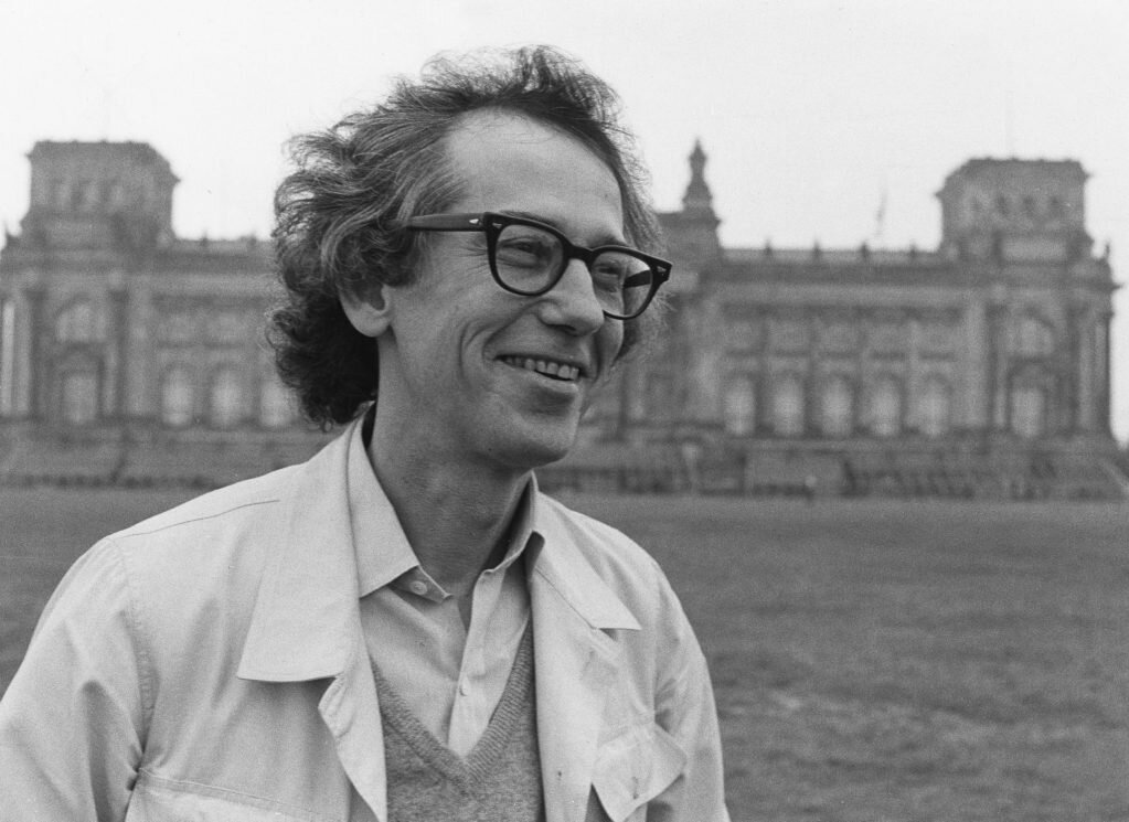 Христо Явашев на фоне Рейхстага.