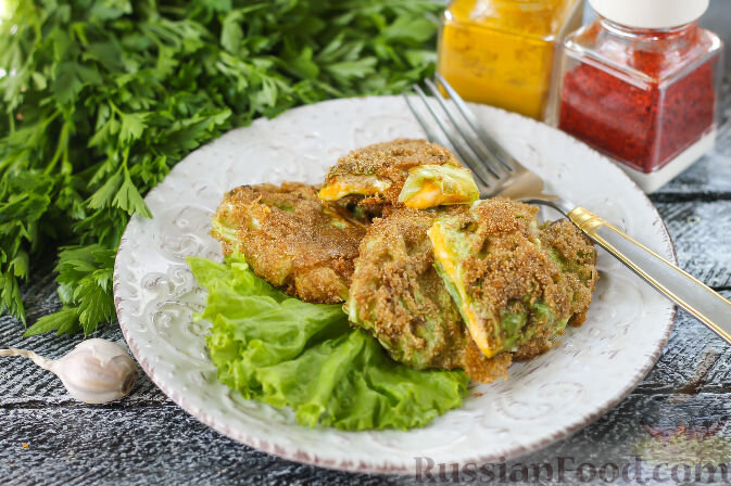 капуста белокочанная, сыр твёрдый, яйца, сухари панировочные, масло растительное, соль, перец чёрный молотый, зелень