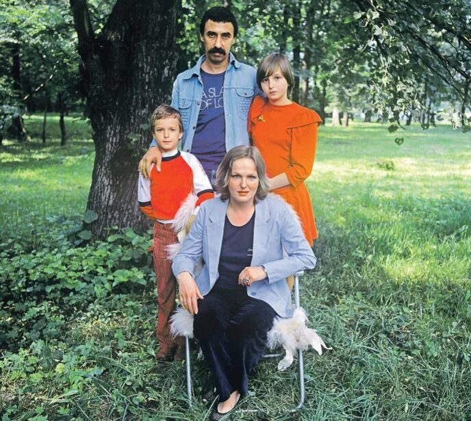 Юрий Пугач и Елена Соловей с детьми