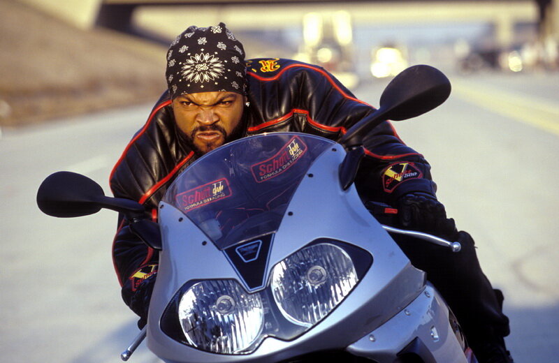 кадр из фильма "Крутящий момент". фото взято из сети интернет