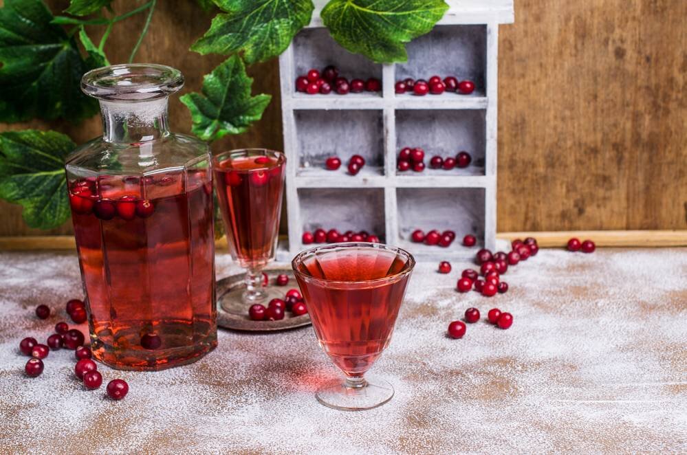 Клюквенный морс старинная картина