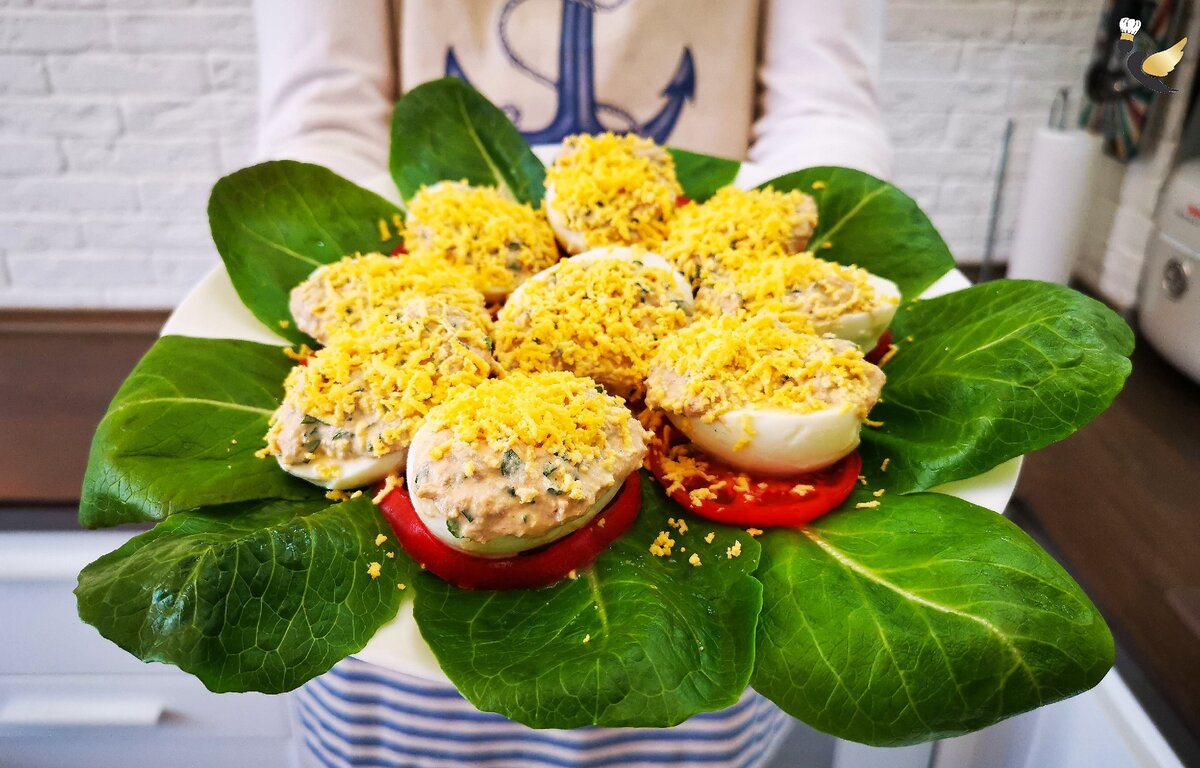 Совсем недавно я открыл для себя рецепт вкусной французской закуски "Яйца Мимоза". Эту закуску я делал на праздничный стол и всем гостям очень понравилось.-6