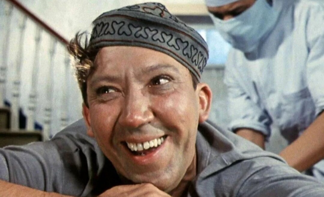 Юрий Никулин в фильме "Кавказская пленница"