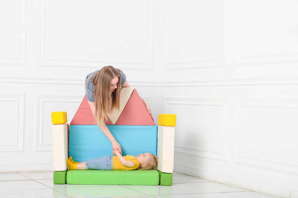 На фото мягкий конструктор Магматик