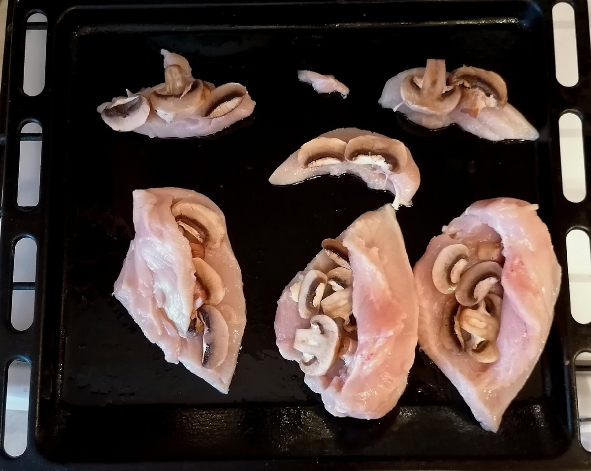 Перед готовкой, обязательно помойте курицу