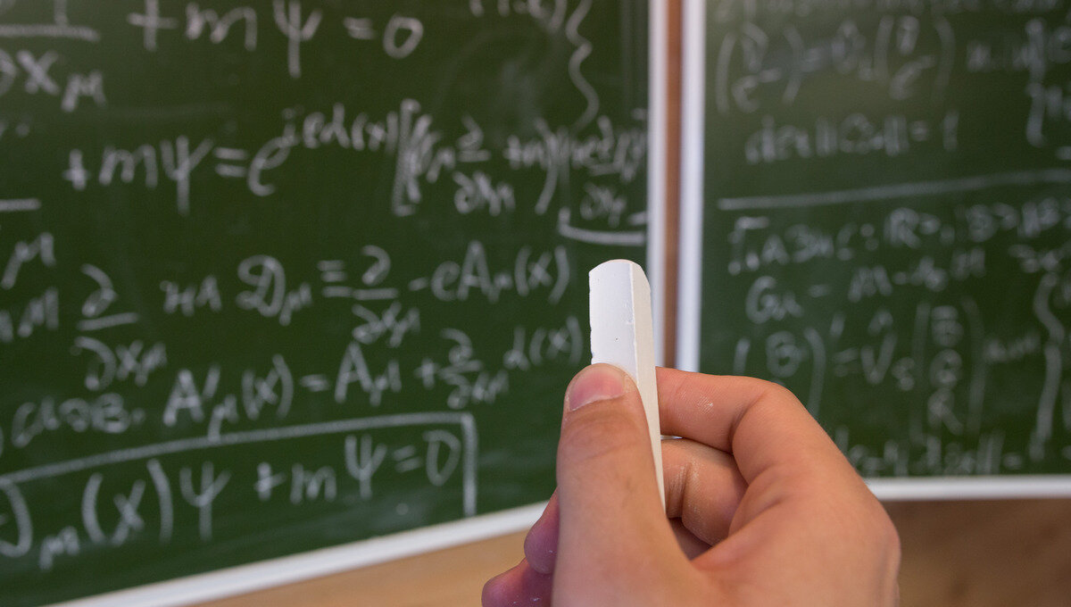 Математик предложил использовать концепцию стабильности Красовского-Субботина к ситуации управления большим количеством однотипных объектов. Фото: Илья Сафаров, медиацентр УрФУ