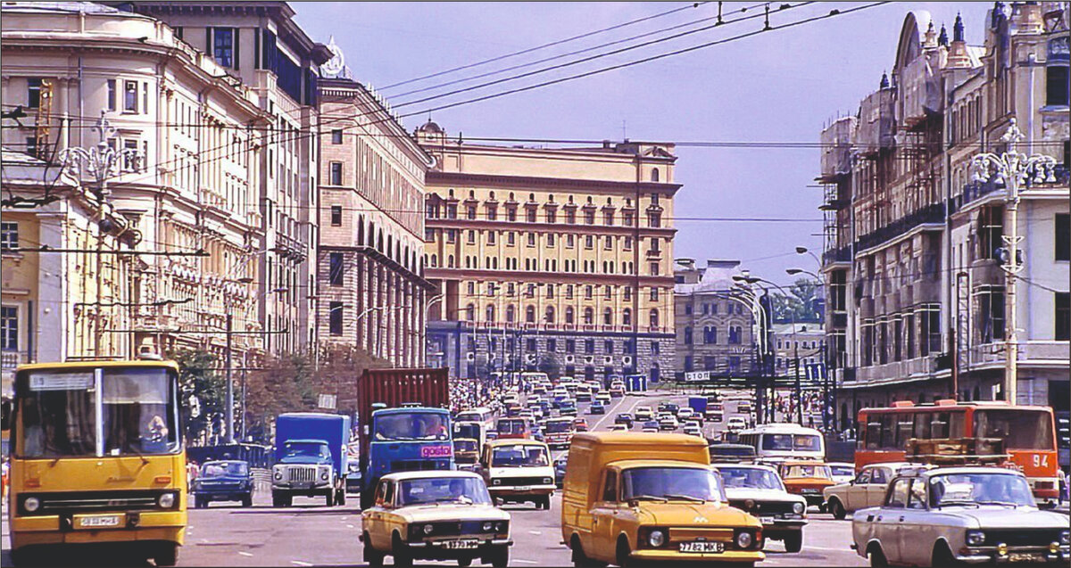 Город без рекламы. Как давно это было.  Фото из интернета.