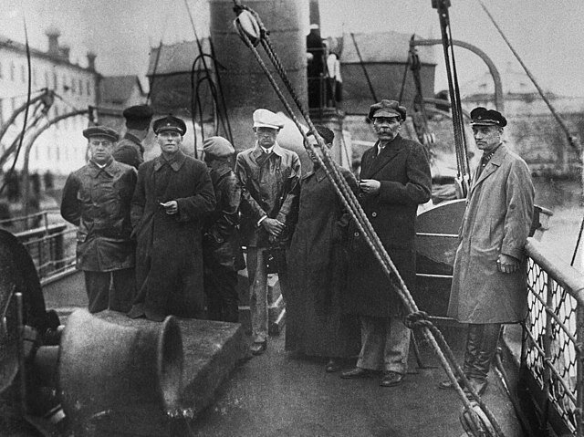 В 1929 году, писатель Максим Горький посещал Соловецкий лагерь