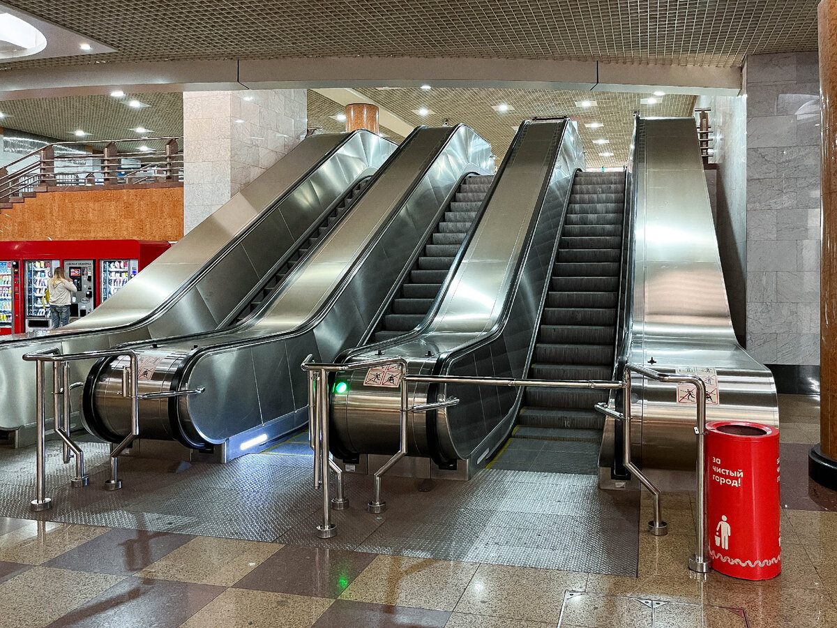 Самая глубокая станция московского метро. Выяснил, сколько времени ...