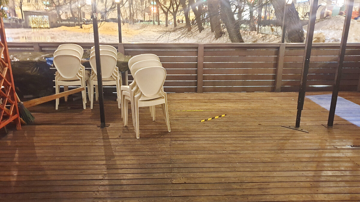 Думаю, что сейчас веранда уже работает