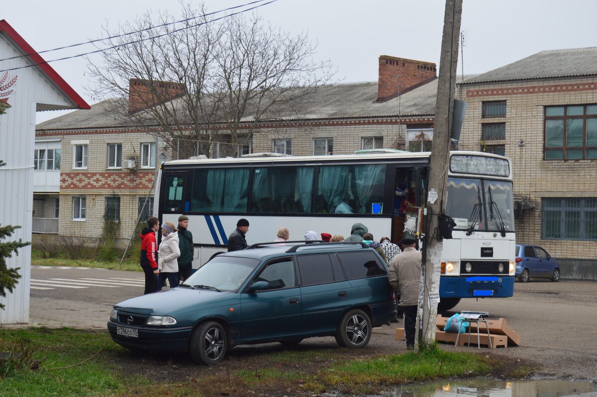 Фото автора. Станица. На автобусе в город.