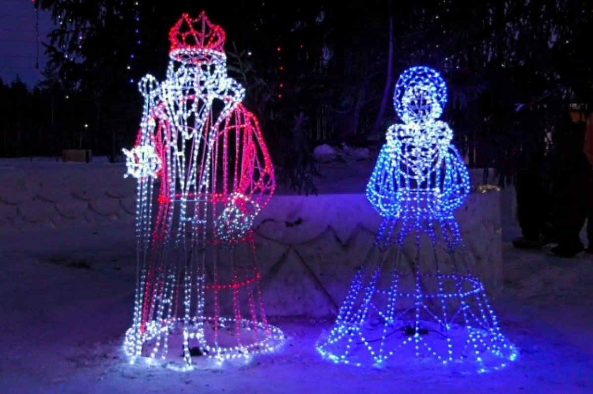    В Омской области парк на полуострове стал новогодним центром