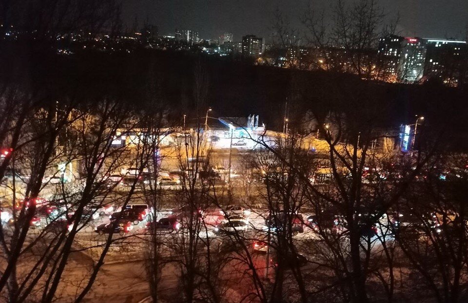     Движение стоит на многих проездах Эдуард Пальгунов
