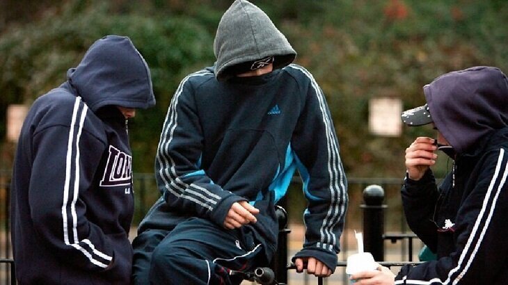 Молодежная банда. Источник: rcdpovkoms.mszn27.ru